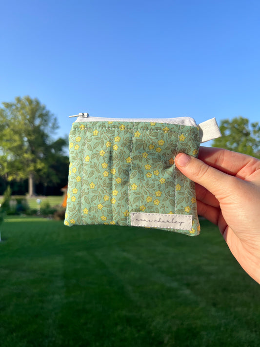 The Daisies on Green Keychain Wallet *Limited-Edition*