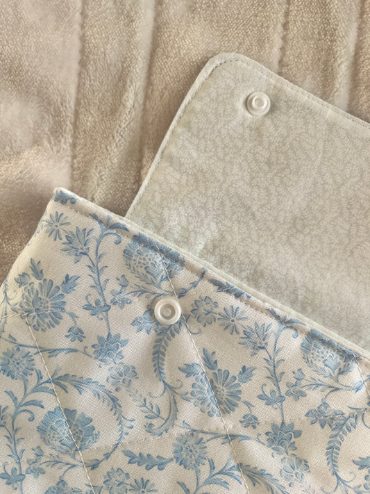 The Medium Vintage Blue Bible Sleeve * Limited-Edition *
