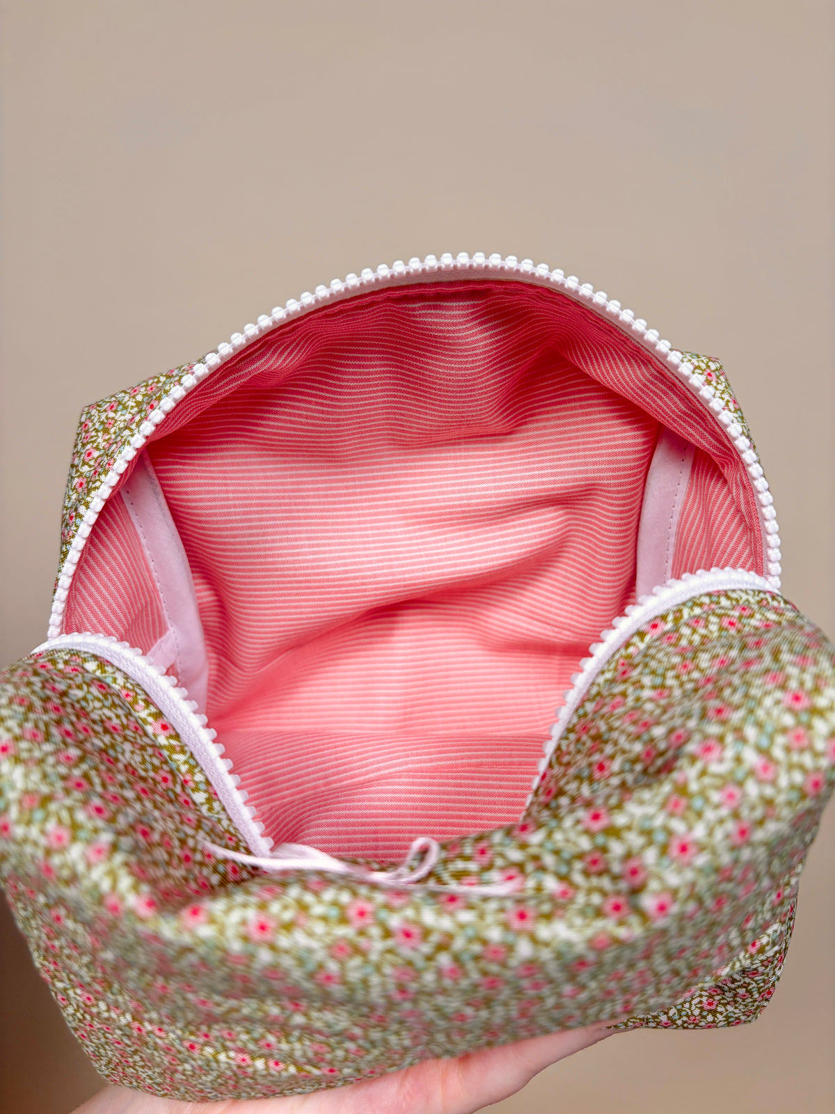 Clover Bow Medium Makeup Bag *limited-edition*