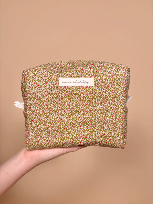 Clover Medium Makeup Bag *limited-edition*