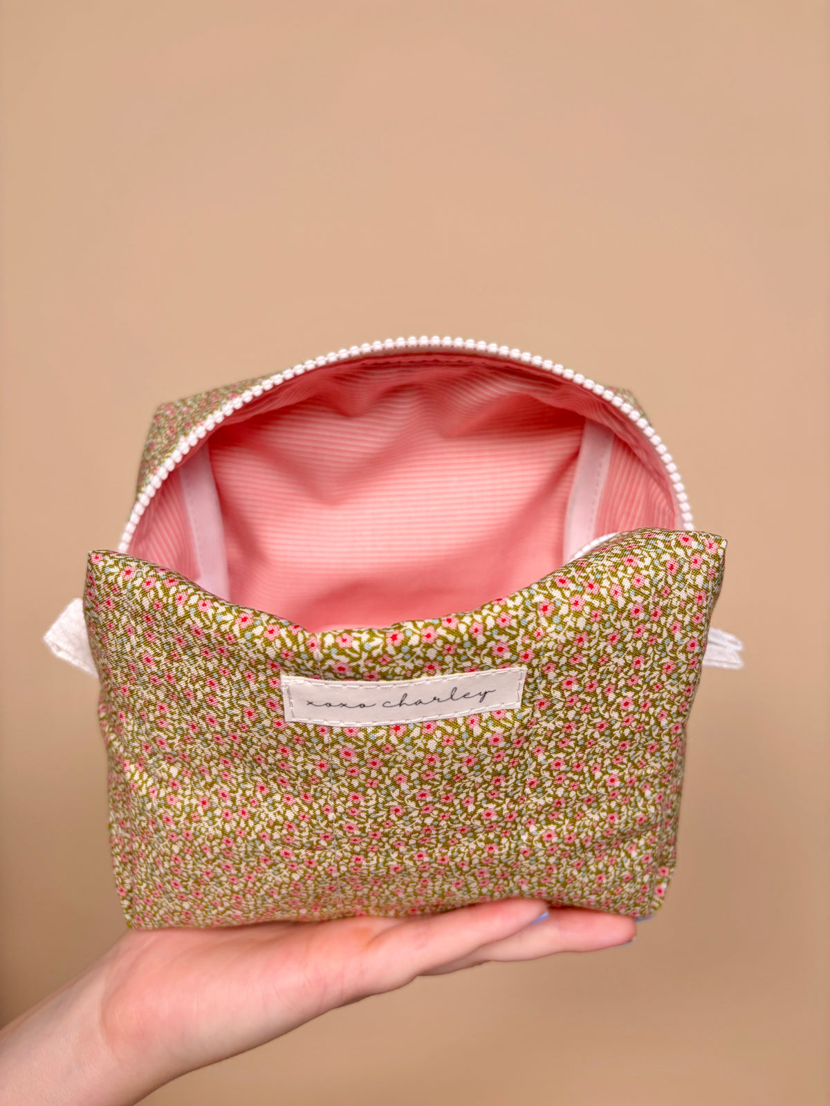 Clover Medium Makeup Bag *limited-edition*