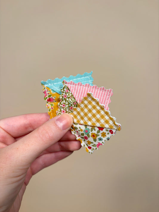 The Monthly Make 10 Mystery Mini Fabric Corner Bookmark *limited-edition*