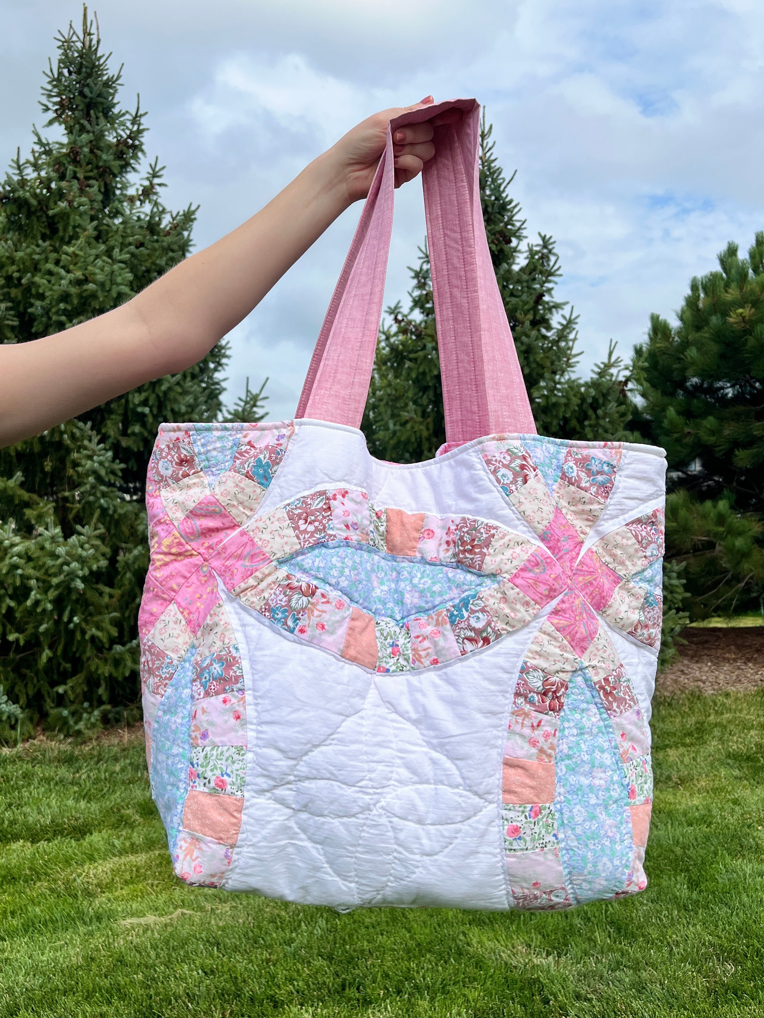 ★TOUT Y EST★ Lettering Quilted Small Flap Tote Bag Pink FA Puffer Tote Bag - Pink – MY MUM MADE IT