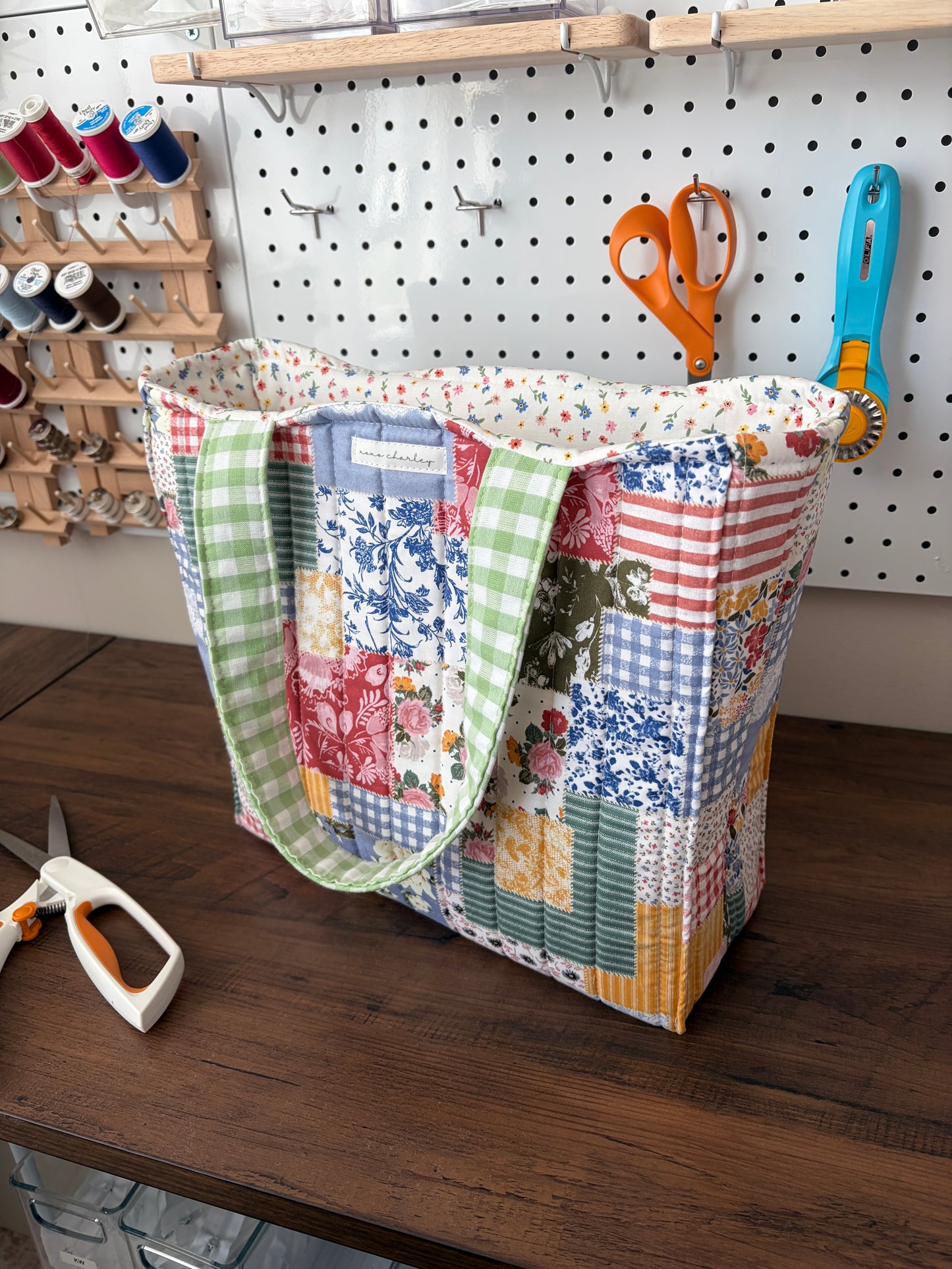 Colorful Picnic Signature Tote Bag *limited-edition*