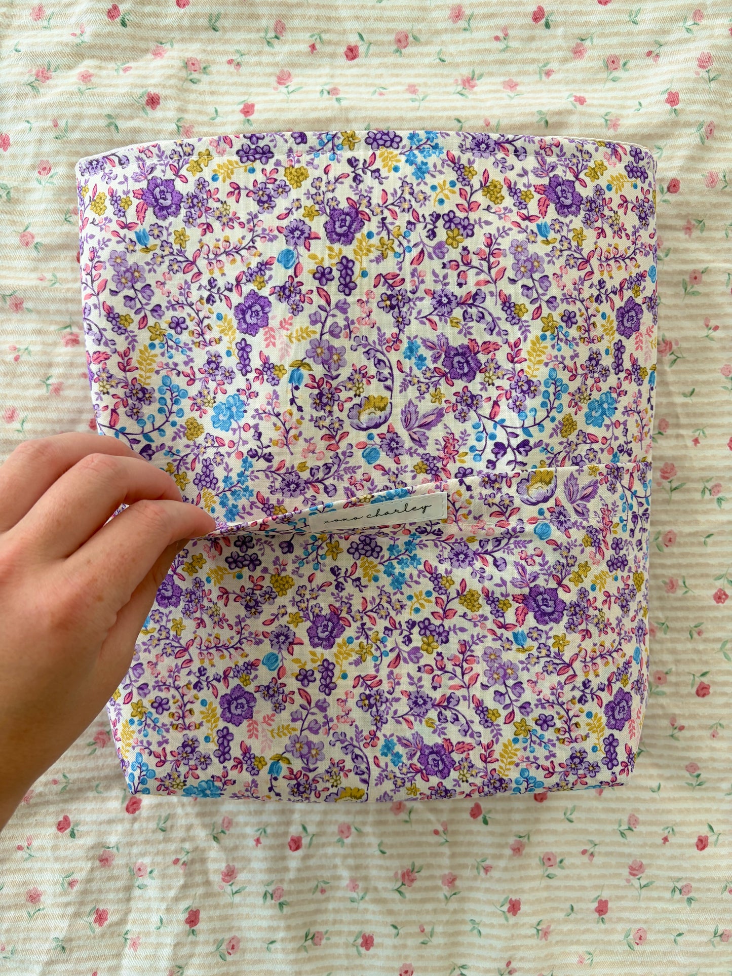 Ditsy Picnic Purple Bible Sleeve