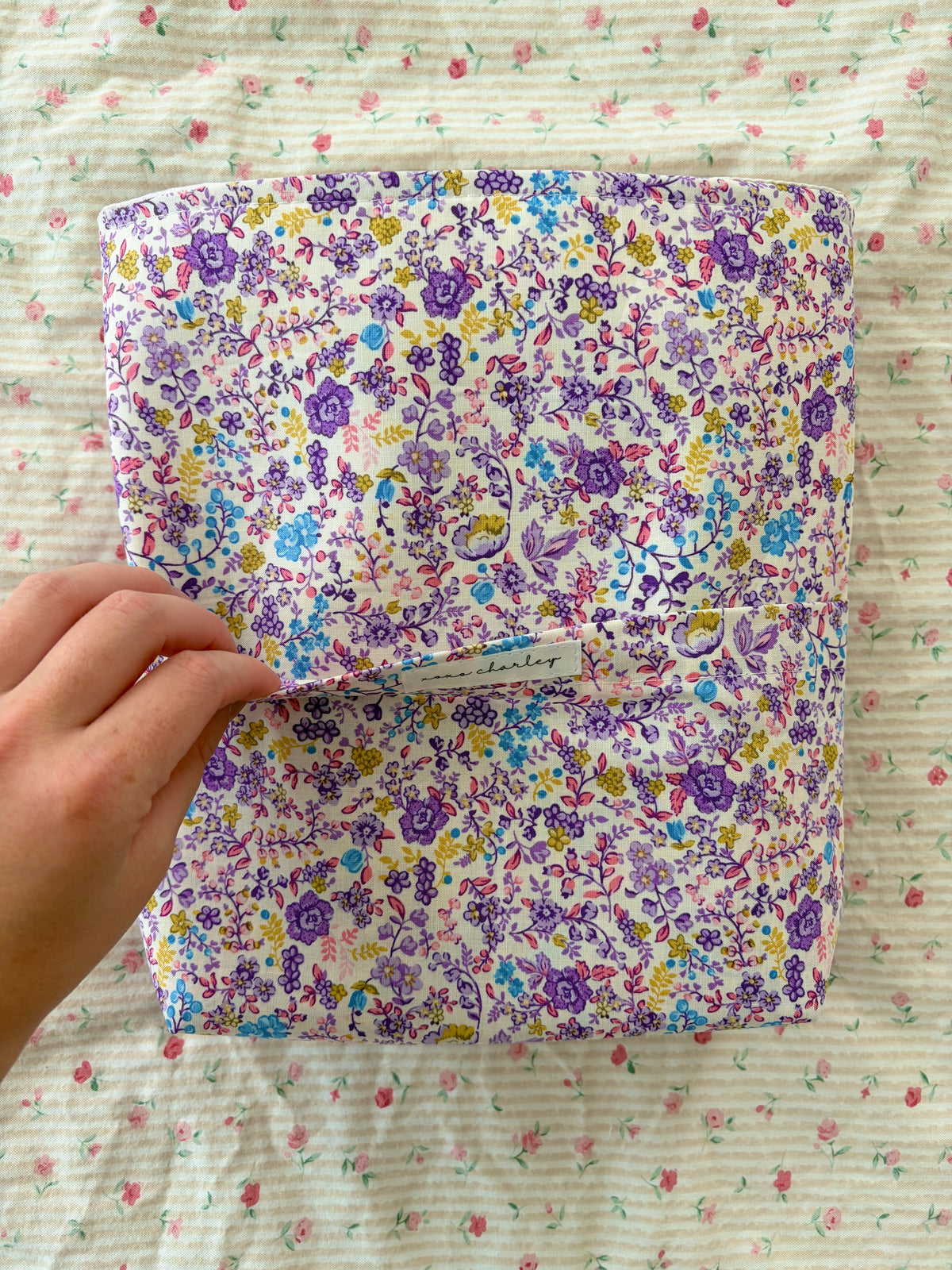 Ditsy Picnic Purple Bible Sleeve
