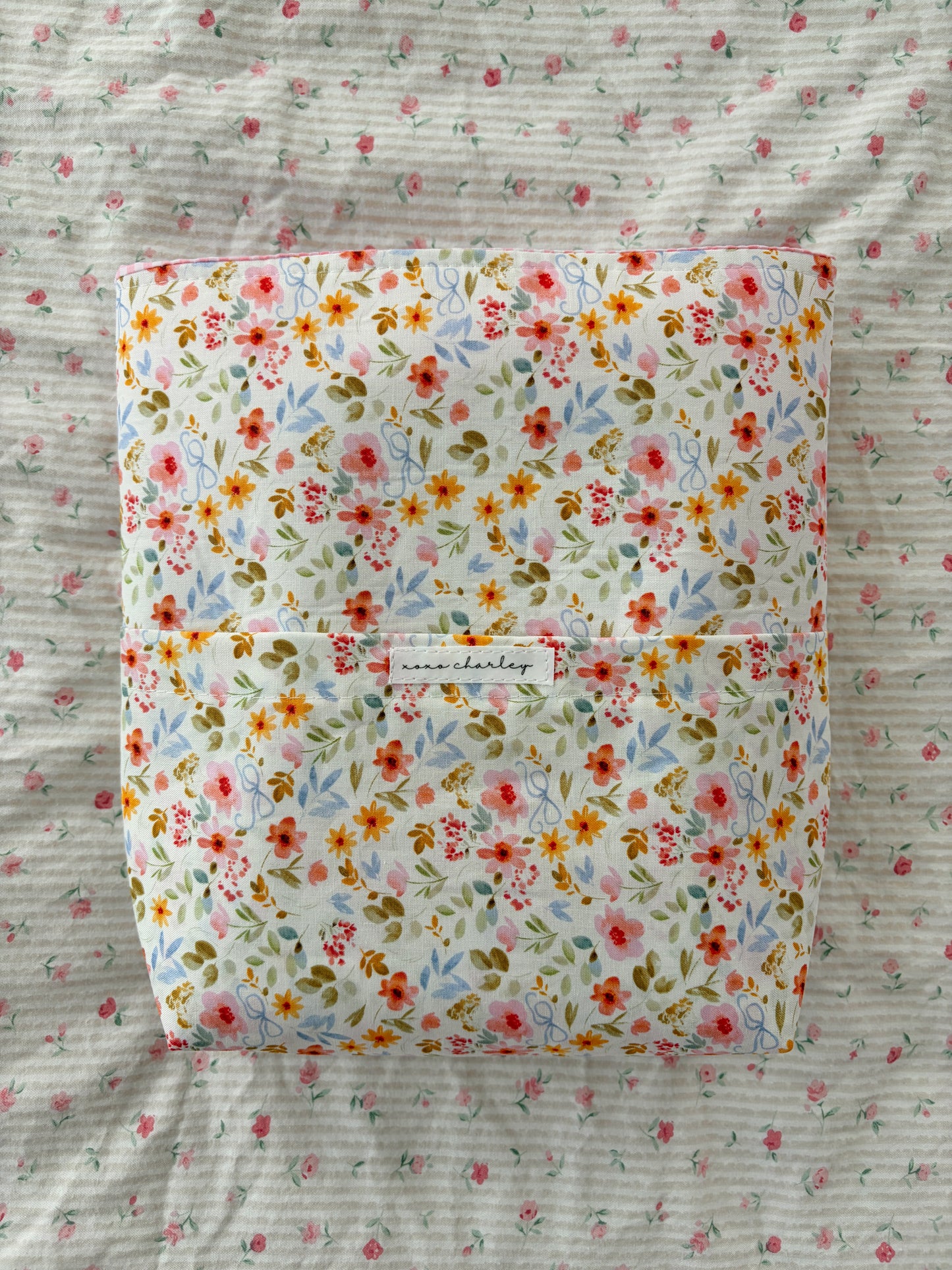 Bright Floral Bible Sleeve