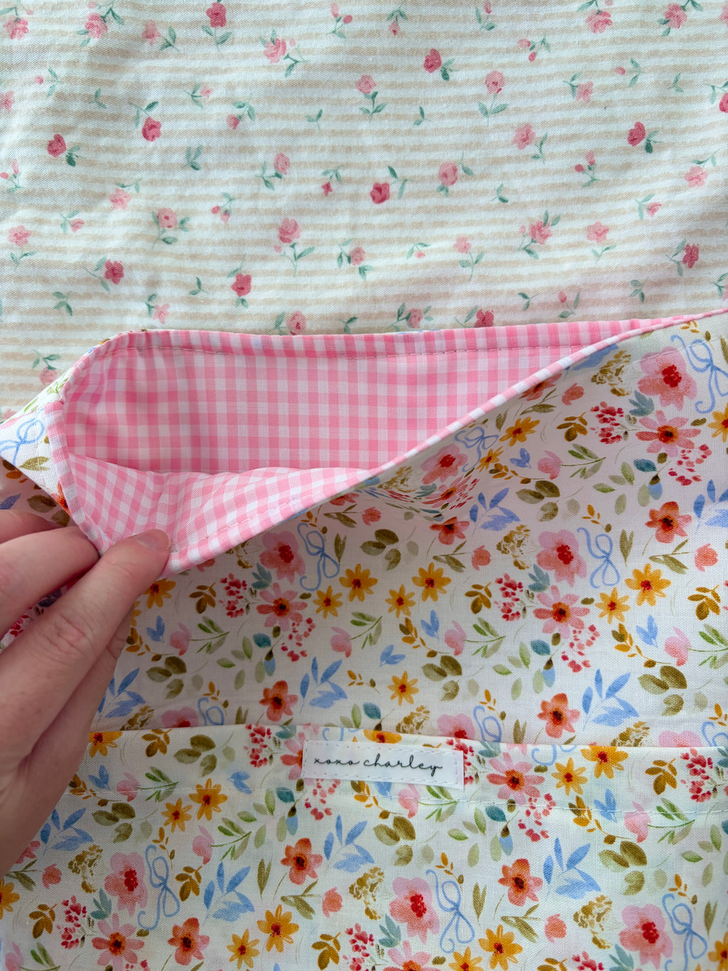 Bright Floral Bible Sleeve