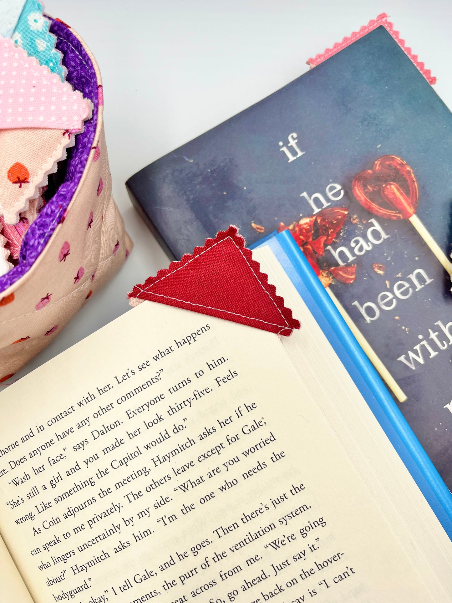 3-Pack Mini Corner Bookmark - Random