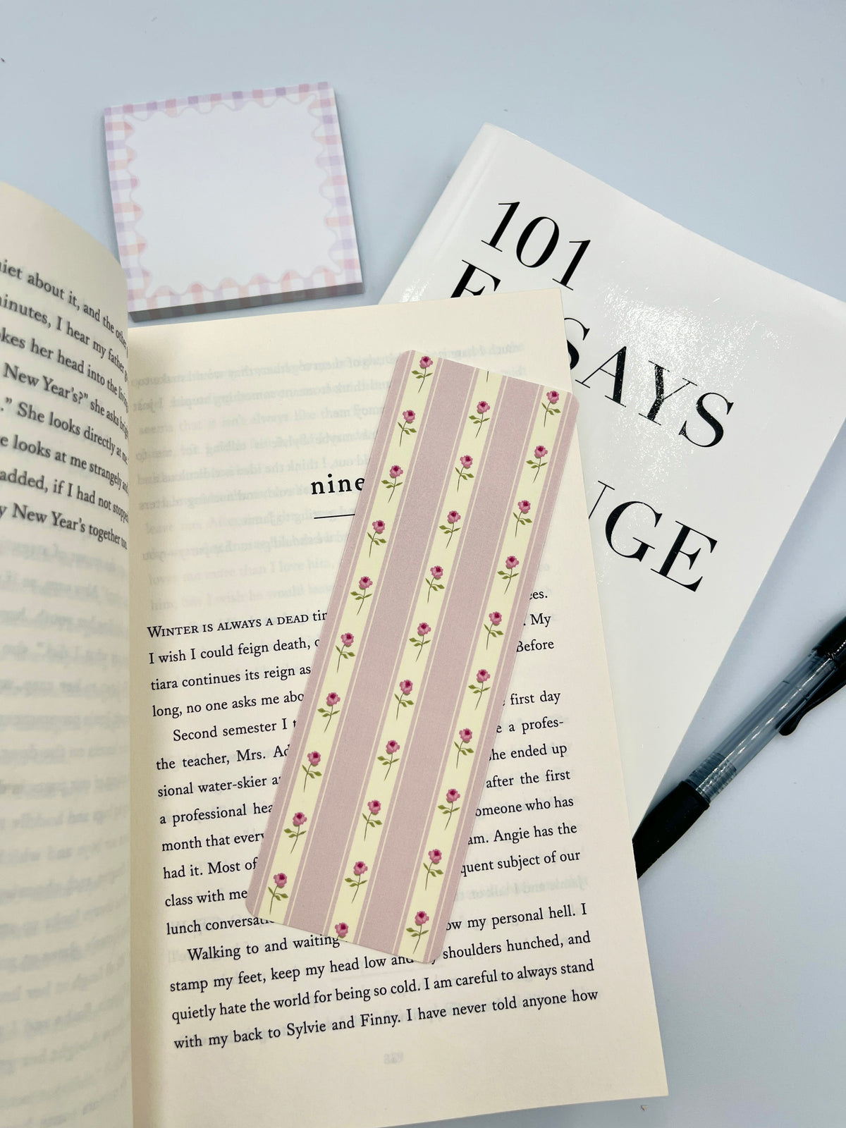 Striped tulip bookmark in cream with pink tulips and thin multicolor stripes