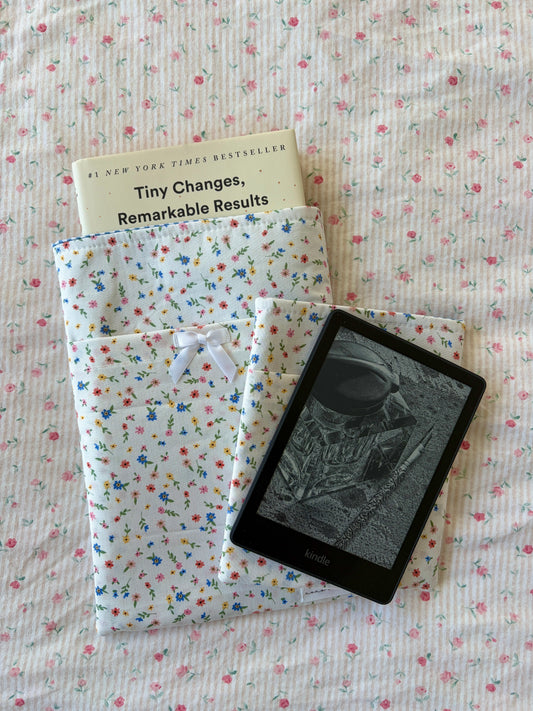 Mini Colorful Flowers E-Reader/Book Sleeve - Blue Gingham