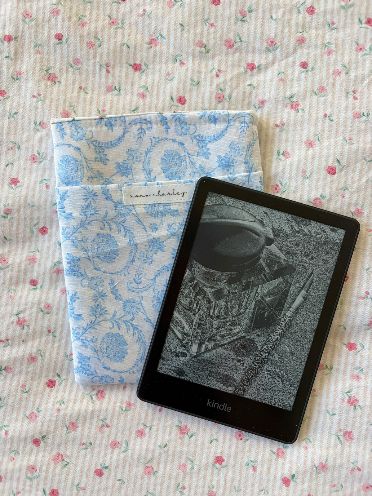 Vintage Blue E-Reader/Book Sleeve - Mini Colorful Flowers