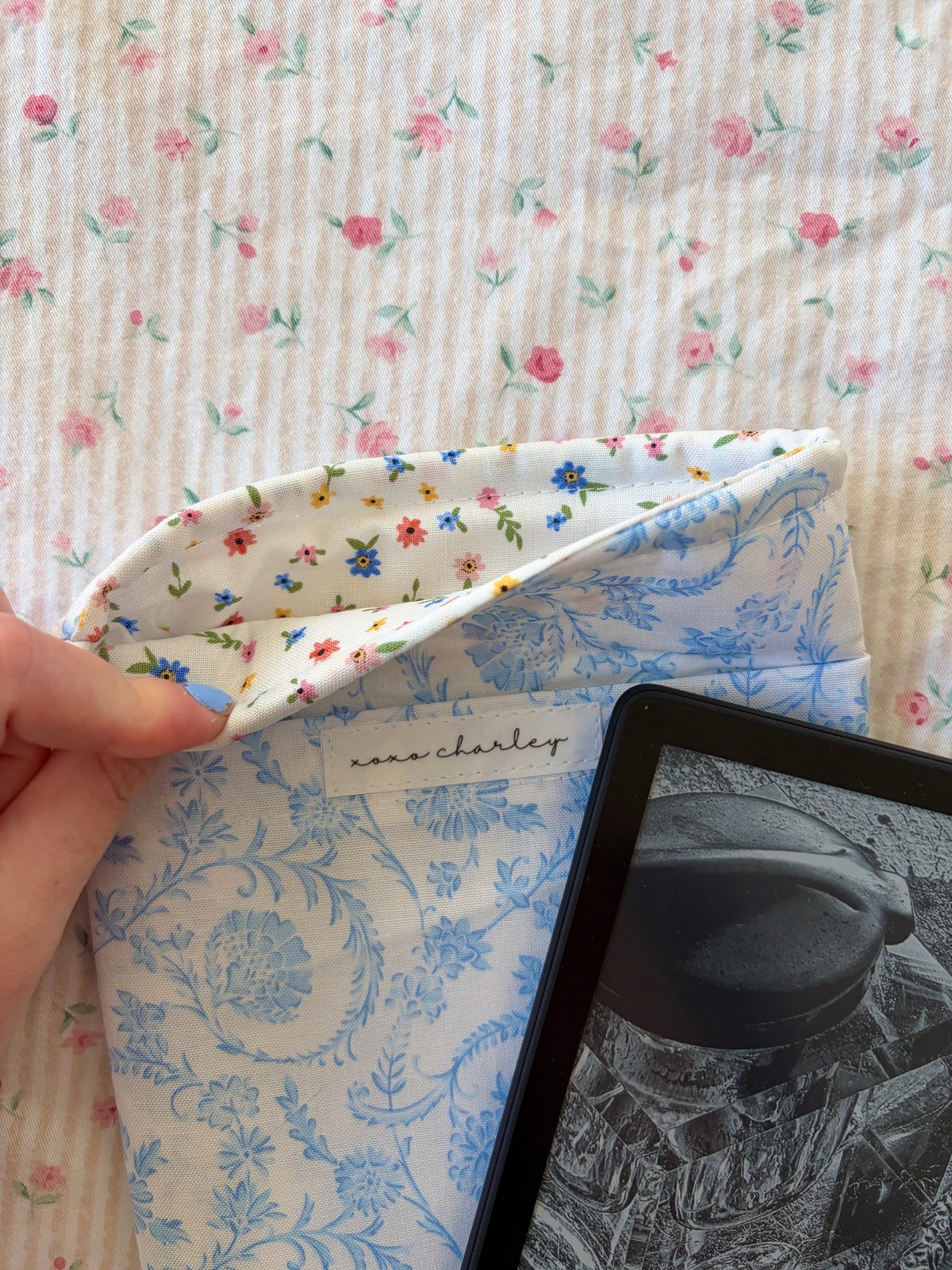 Vintage Blue E-Reader/Book Sleeve - Mini Colorful Flowers