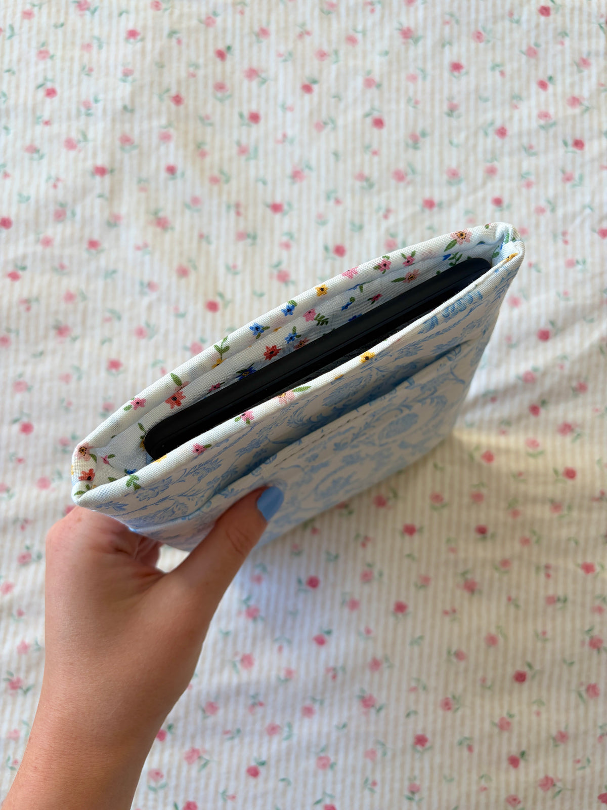 Vintage Blue E-Reader/Book Sleeve - Mini Colorful Flowers