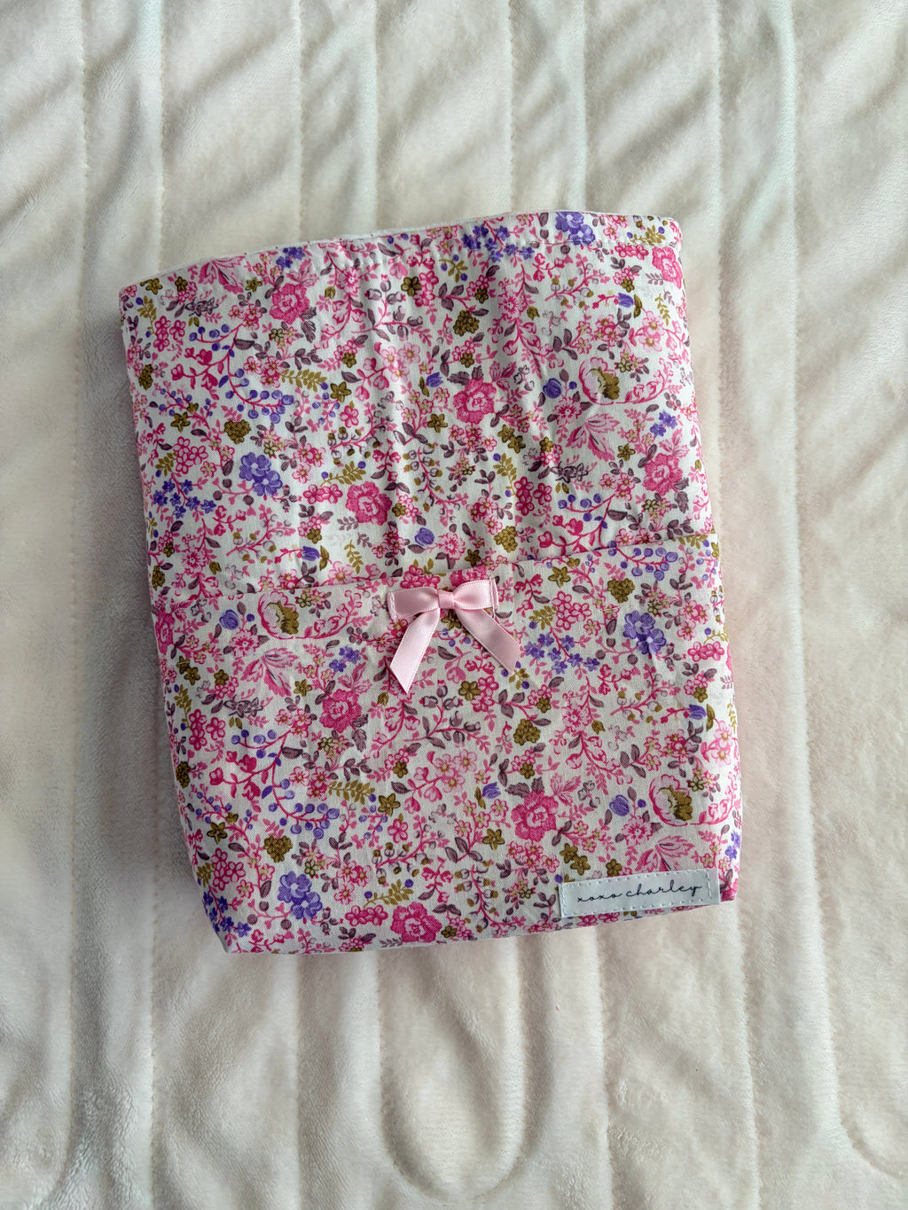 Ditsy Picnic Pink Bible Sleeve