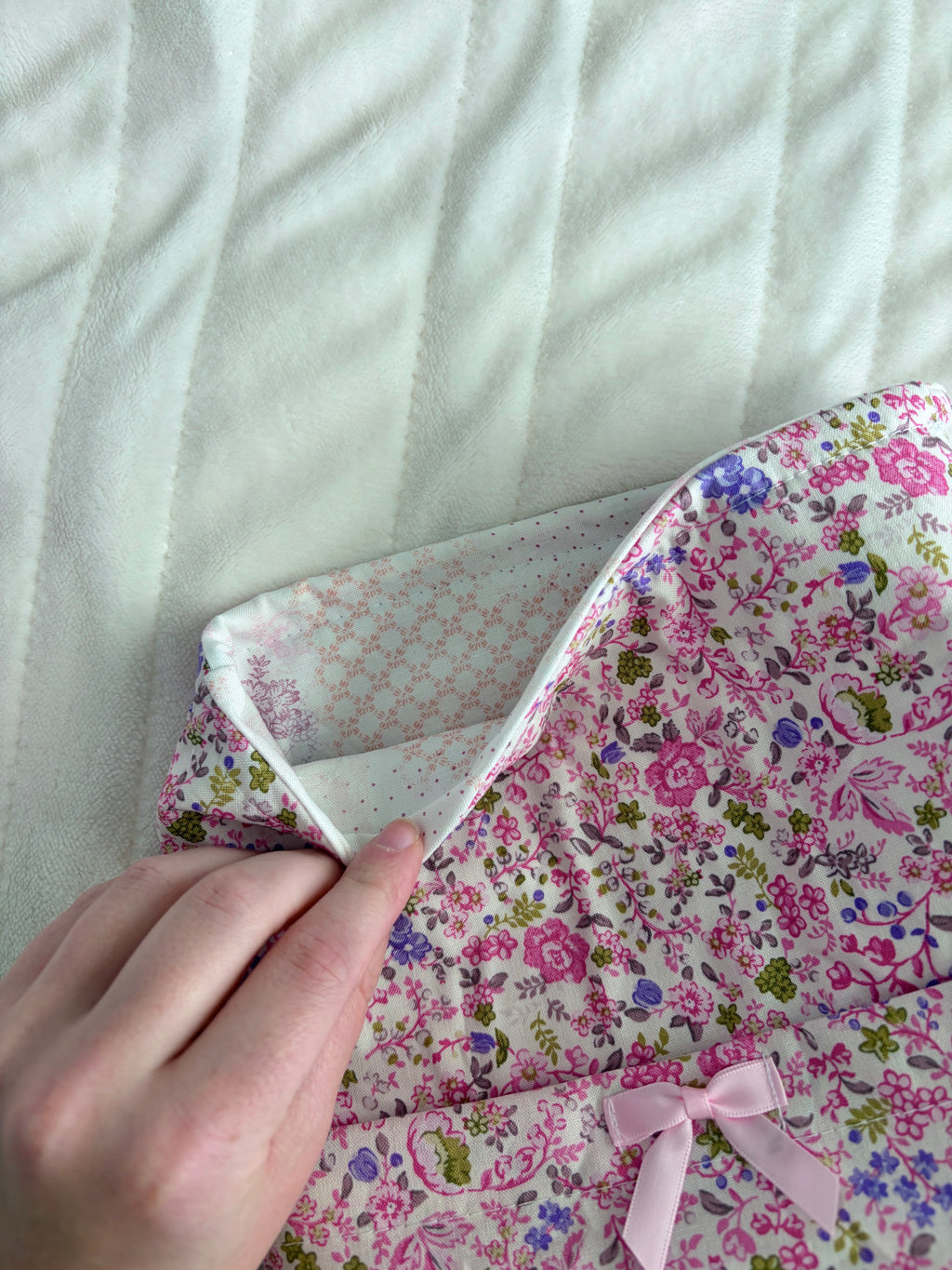 Ditsy Picnic Pink Bible Sleeve
