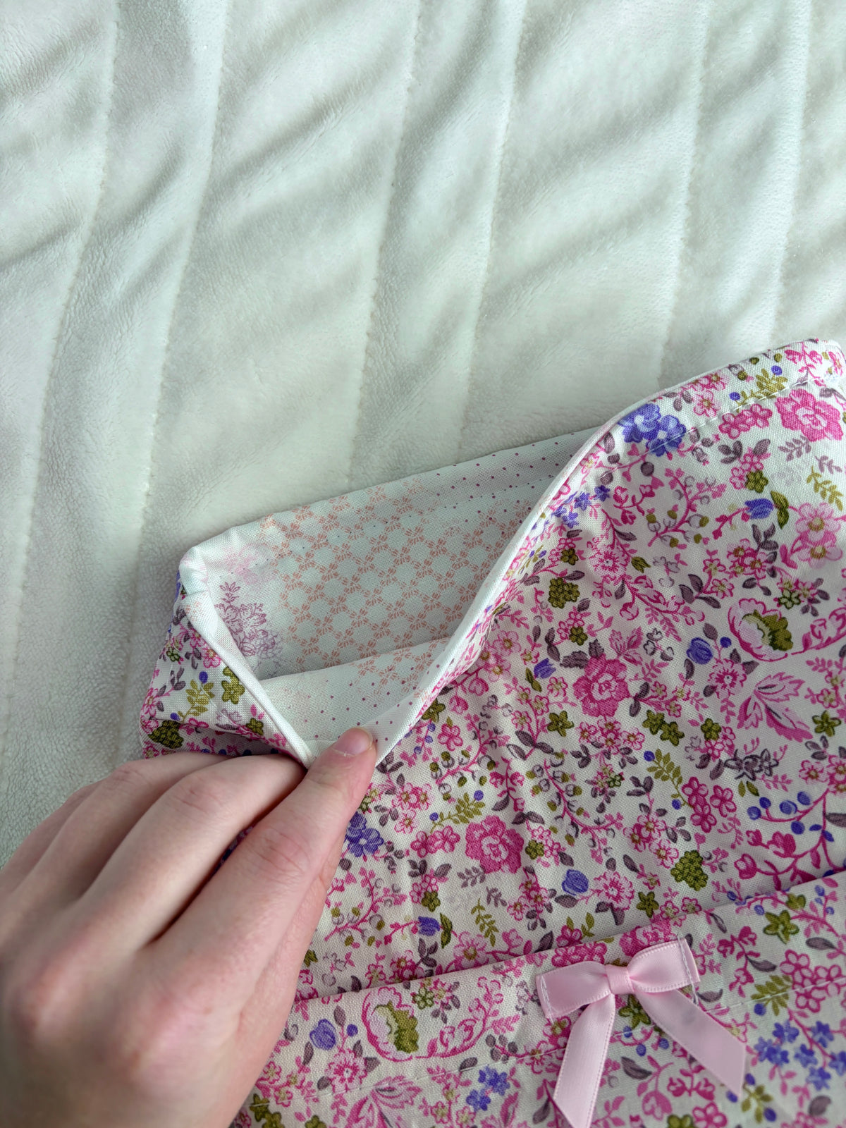 Ditsy Picnic Pink Bible Sleeve