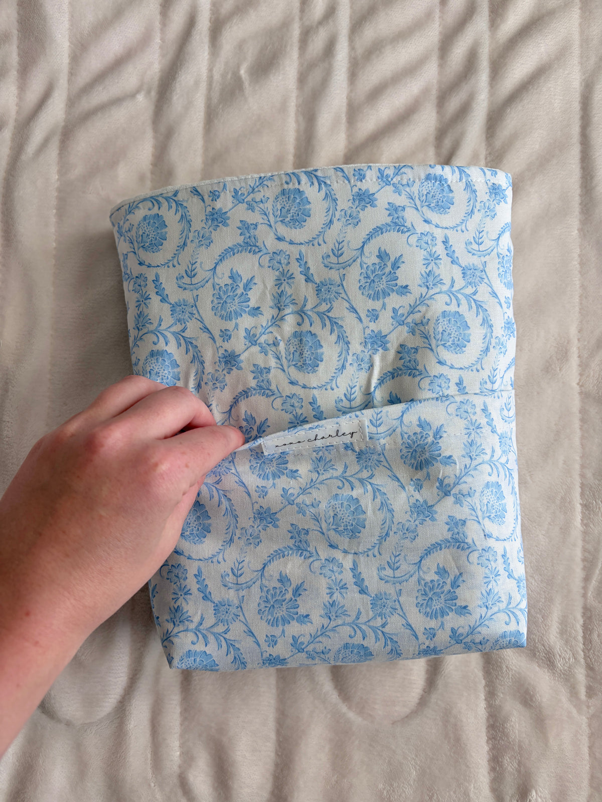 Vintage Blue Bible Sleeve